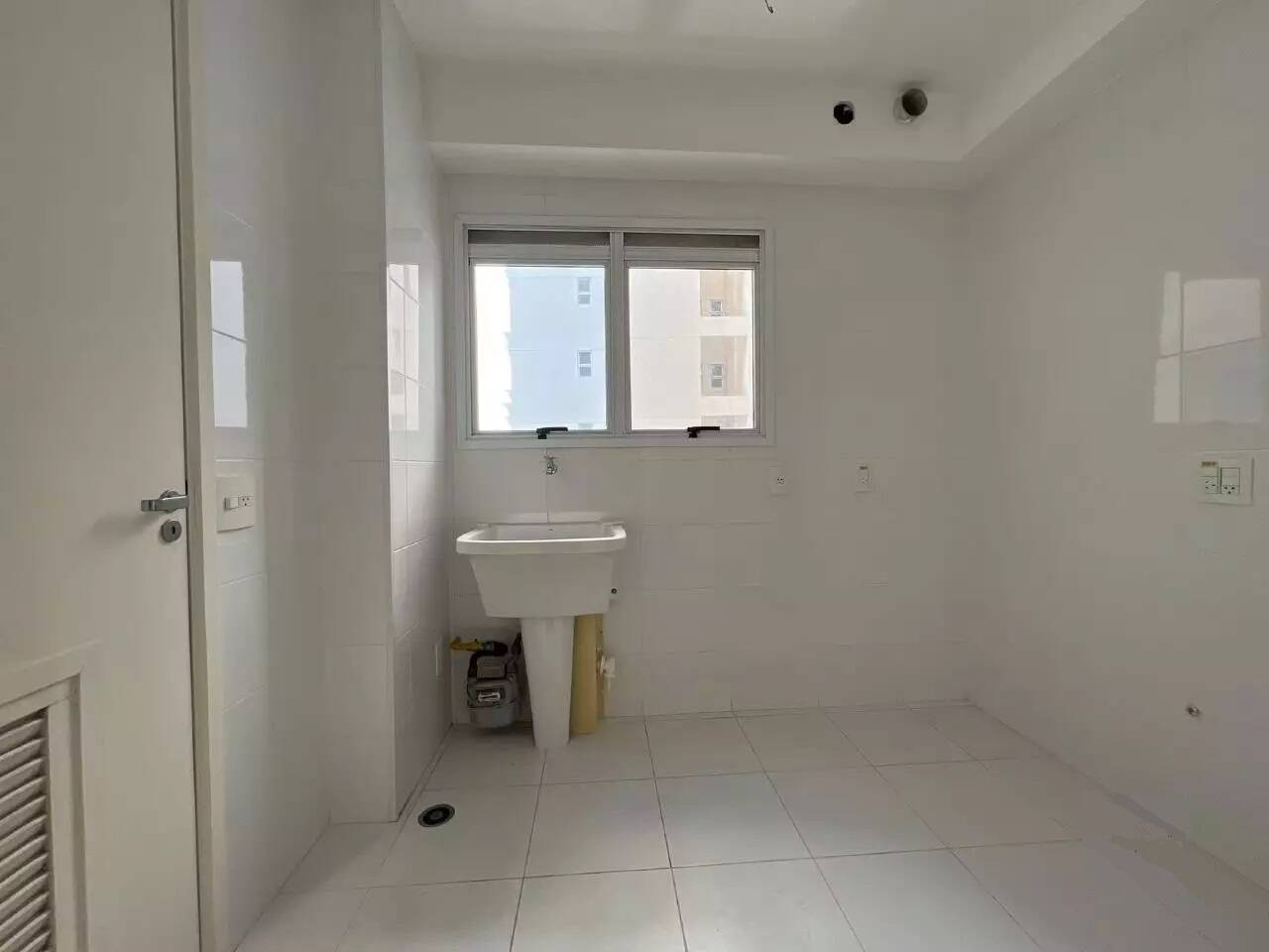 Apartamento à venda com 4 quartos, 180m² - Foto 12